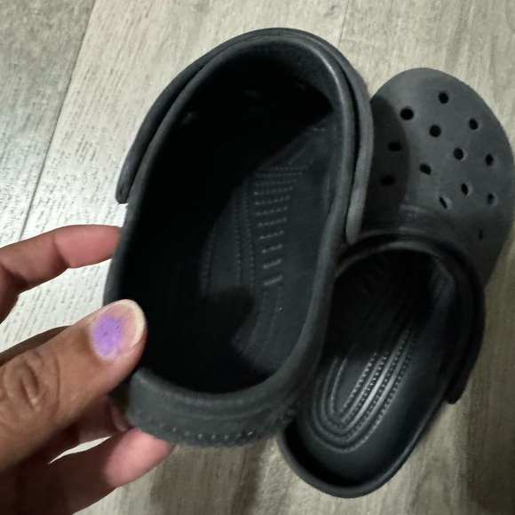 Youth black crocs - Picture 8 of 9